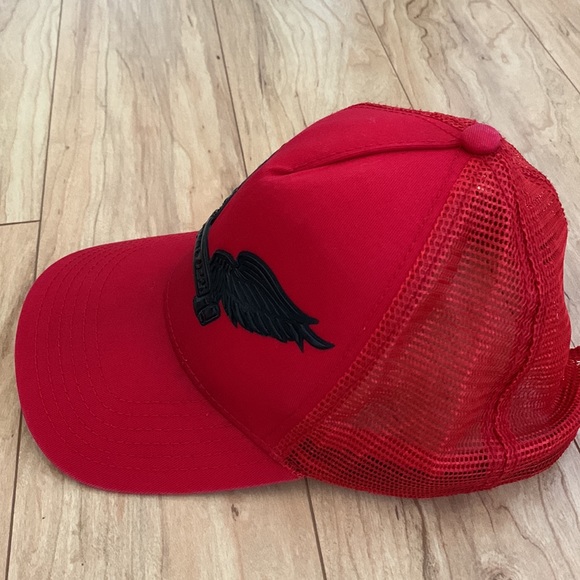 Robin’s jean men’s hat red black logo - Picture 2 of 11